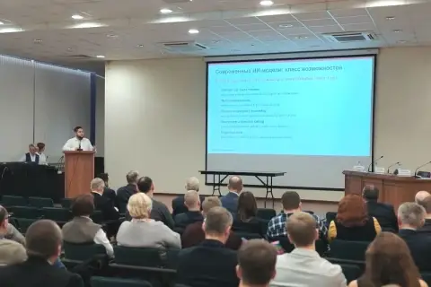 Эксперт Первого Бита на юбилее Приволжского окружного медицинского центра представил ИИ-ассистента для клиник